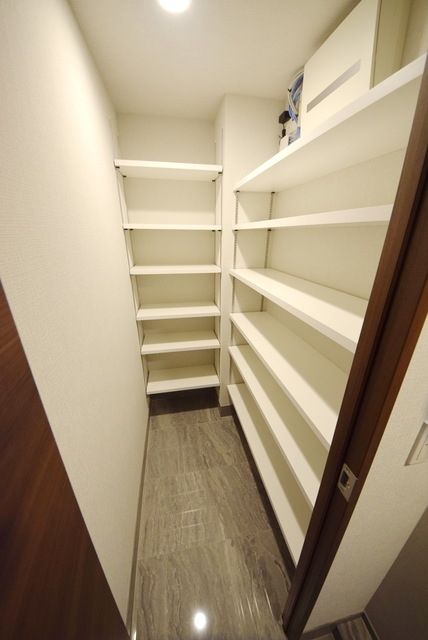 収納　シューズインクローク