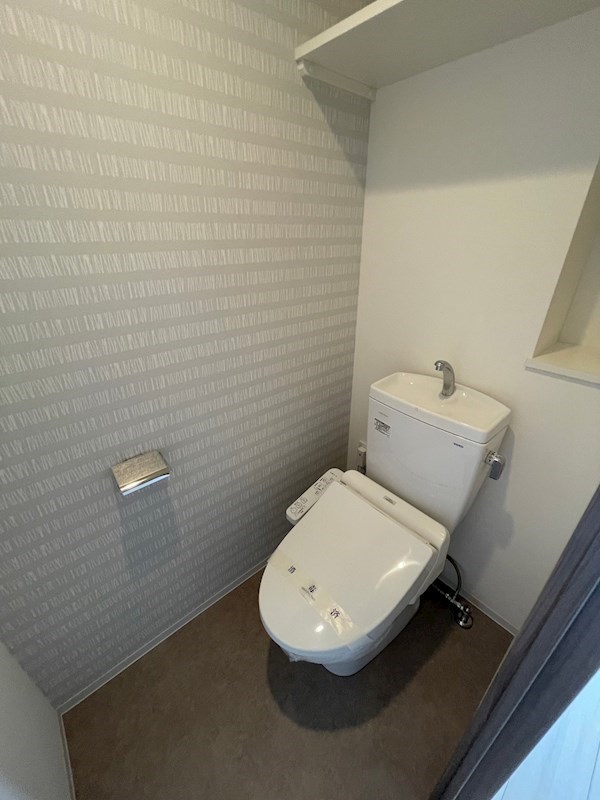 ファーストフィオーレ江坂グレイスのトイレ写真