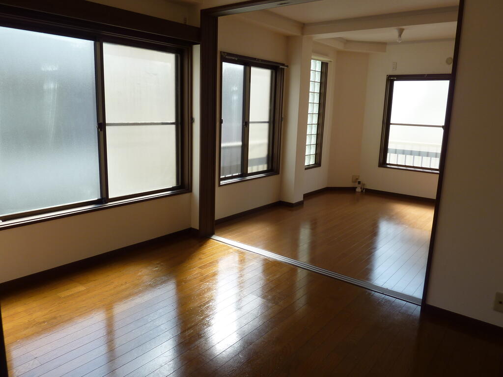 田島4丁目 戸建の居間写真