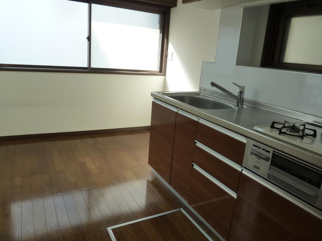 田島4丁目 戸建の居間写真