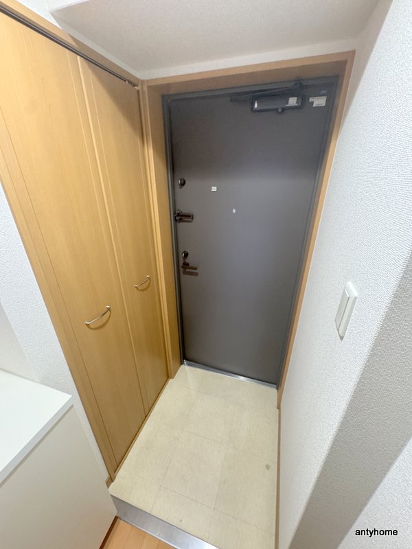 ONEROOFFLATTENJINBASHIの玄関写真