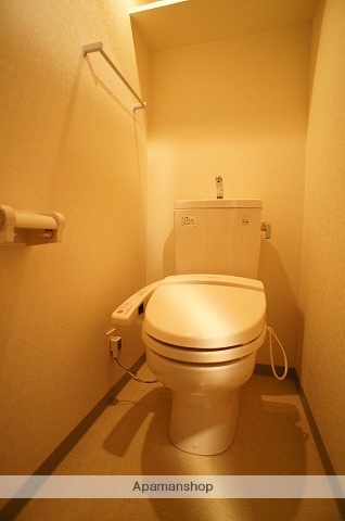 ＪＲ横浜線 新横浜駅 徒歩4分 11階建 築22年のトイレ写真