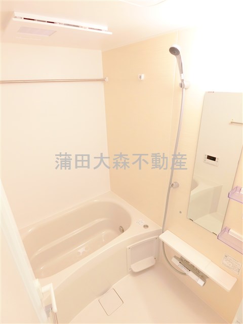 バス・シャワールーム　追焚と浴室乾燥機付きのお風呂
