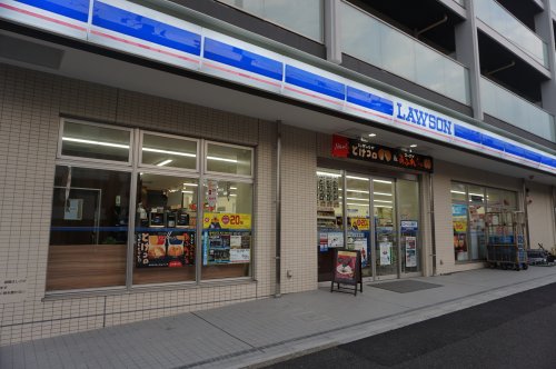 コンビニ　ローソン三枚町山王森店（コンビニ）まで69m