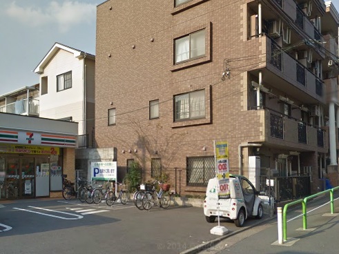 コンビニ　セブンイレブン　成丘通り店（コンビニ）まで943m