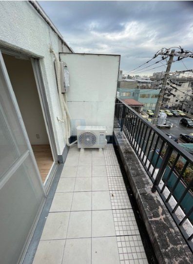 バルコニー　うれしいバルコニー付き！