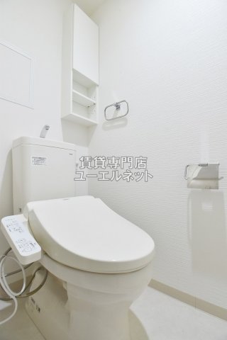トイレ　温水洗浄便座付き