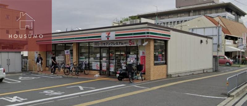 コンビニ　セブンイレブン 大東市役所前店（コンビニ）まで562m