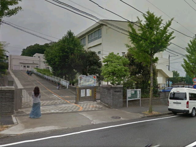 小学校　横浜市立藤が丘小学校（小学校）まで305m