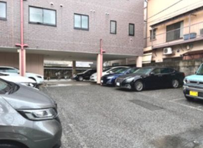 駐車場　駐車場完備です