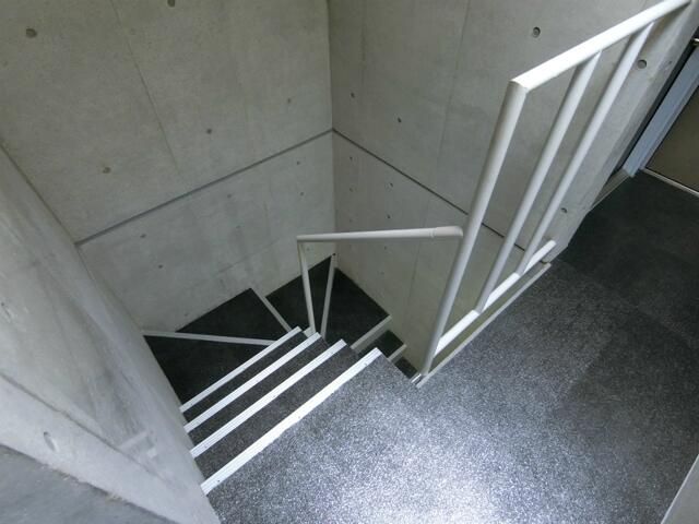 ＪＲ総武線 荻窪駅 徒歩5分 4階建 築14年の外観写真
