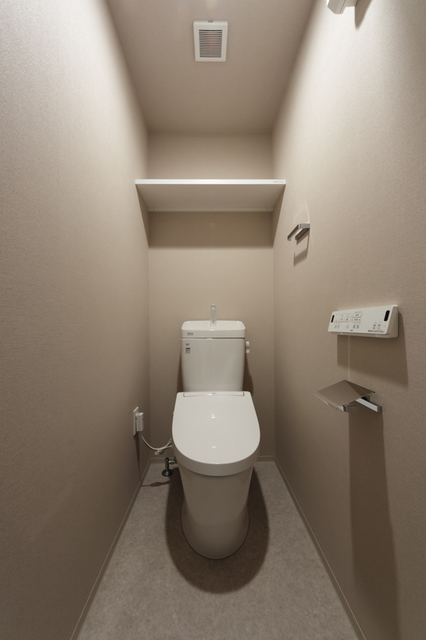 トイレ　※写真は同タイプ住戸です。