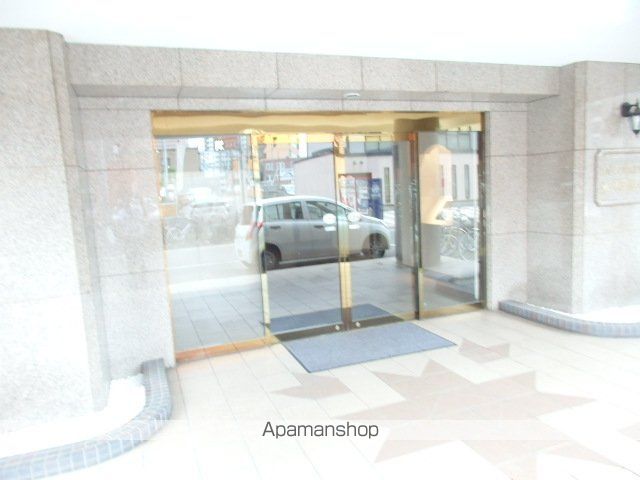 地下鉄南北線 中島公園駅 徒歩5分 11階建 築26年の外観写真