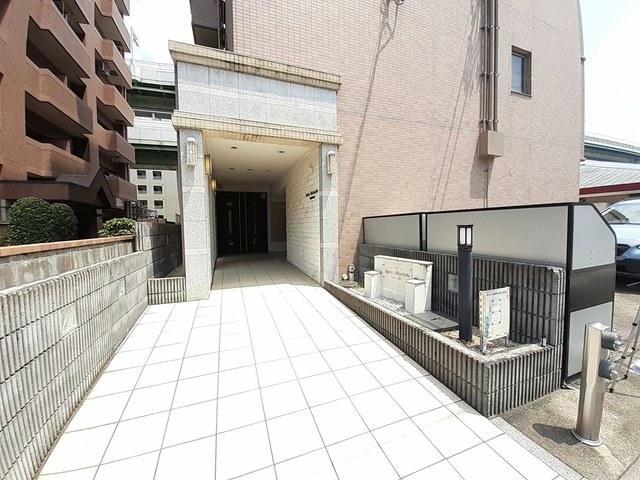 アゲート 白壁の外観写真