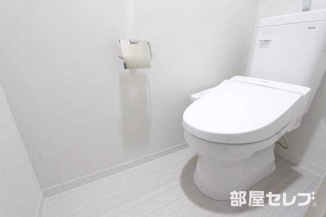 トイレ　清潔感のある色合いです