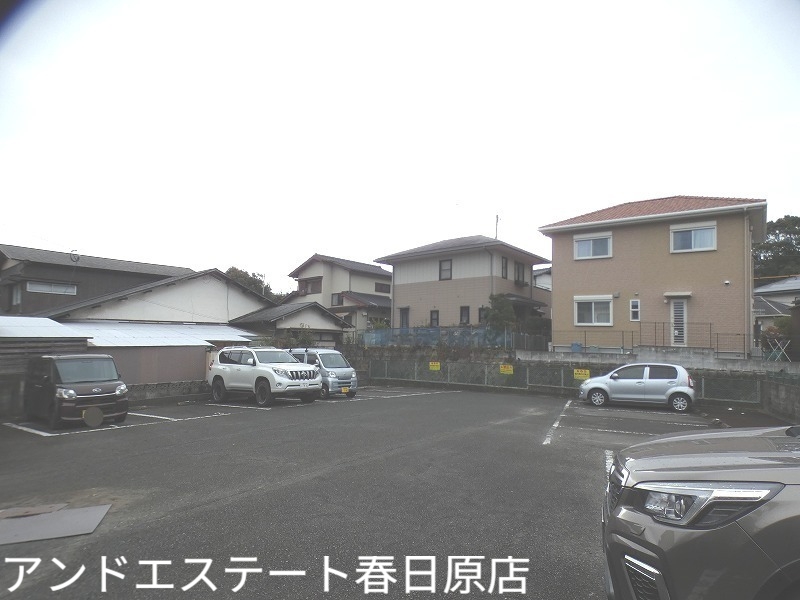 駐車場　敷地内駐車場