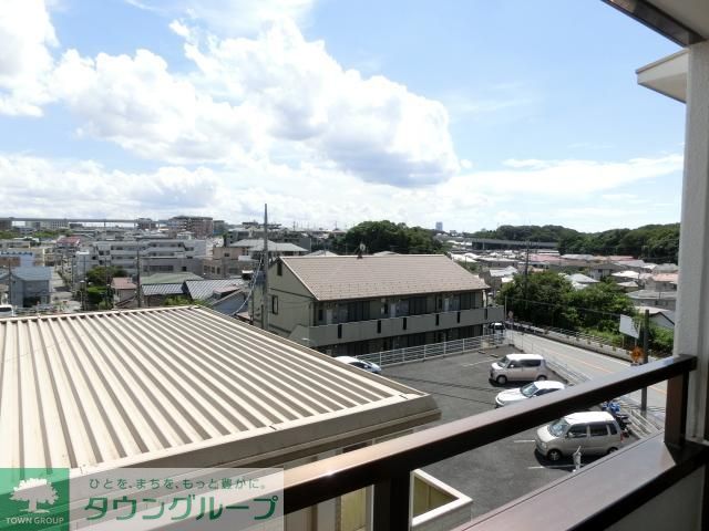 シーダーヒルズ都賀の玄関写真
