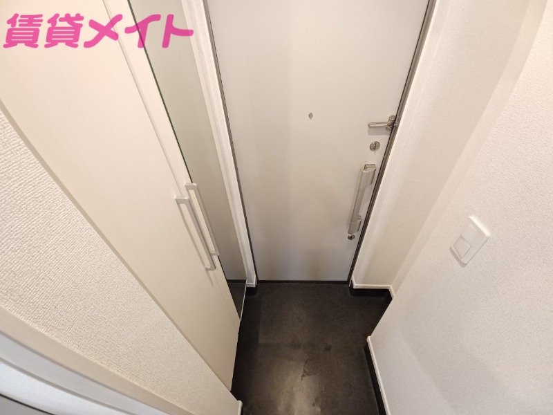 玄関　同タイプの画像です