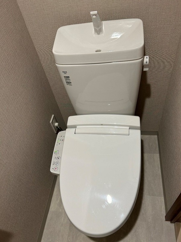 トイレ　※同仕様写真