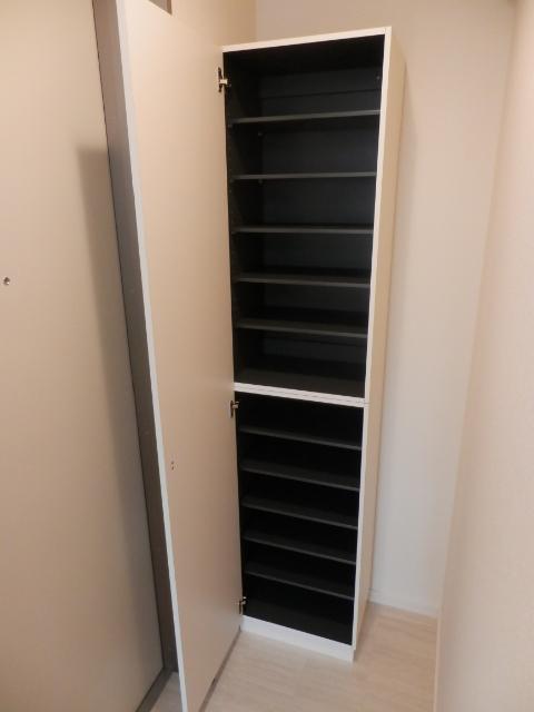 その他　靴入れ