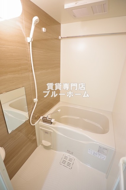 地下鉄御堂筋線 北花田駅 徒歩9分 3階建 築3年の風呂写真