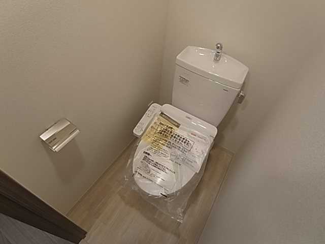 ＪＲ東海道本線 三ノ宮駅 徒歩6分 12階建 築14年のトイレ写真