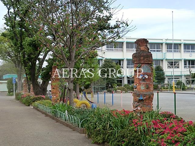 小学校　所沢市立富岡小学校（小学校）まで657m