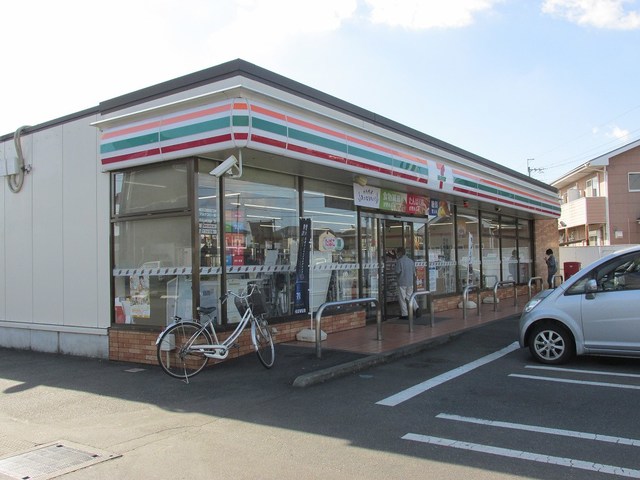 コンビニ　セブンイレブン下野上三川店（コンビニ）まで500m