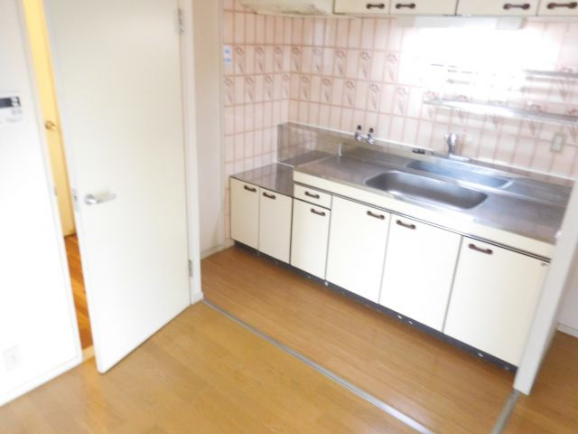 サンワロイヤルマンション2号館の居間写真