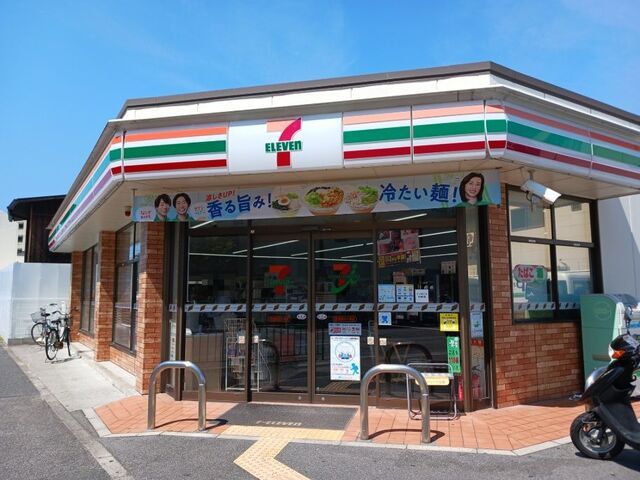 コンビニ　セブイレブン 京都烏丸十条店（コンビニ）まで350m