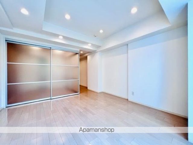 Brillia ist 北沢KEYAKIの居間写真