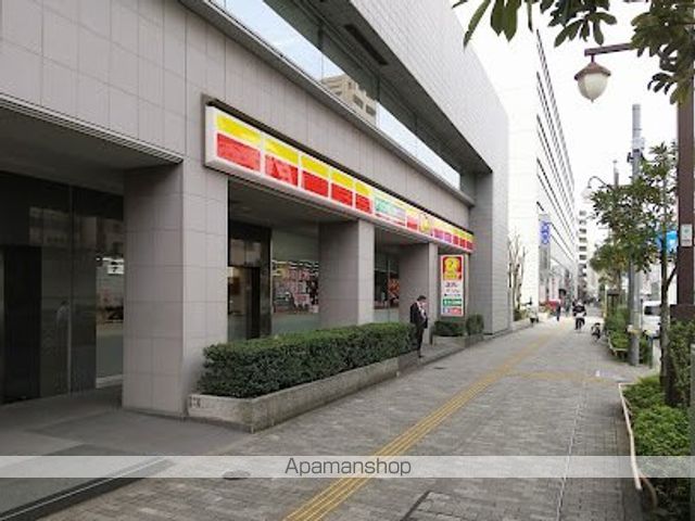 コンビニ　デイリーヤマザキ東陽町駅前店（コンビニ）まで882m
