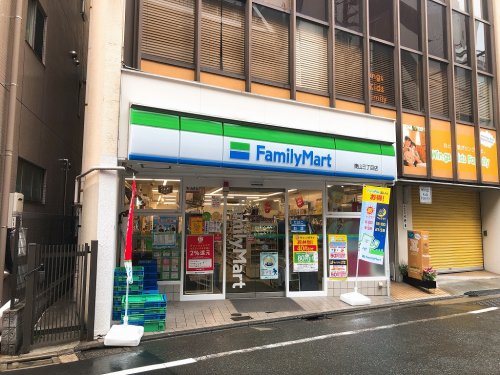 コンビニ　ファミリーマート（コンビニ）まで1096m
