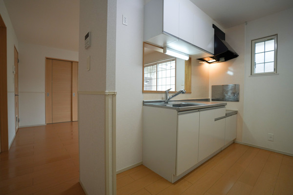 キッチン　同じ建物の別のお部屋