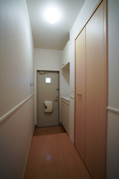 玄関　同じ建物の別のお部屋