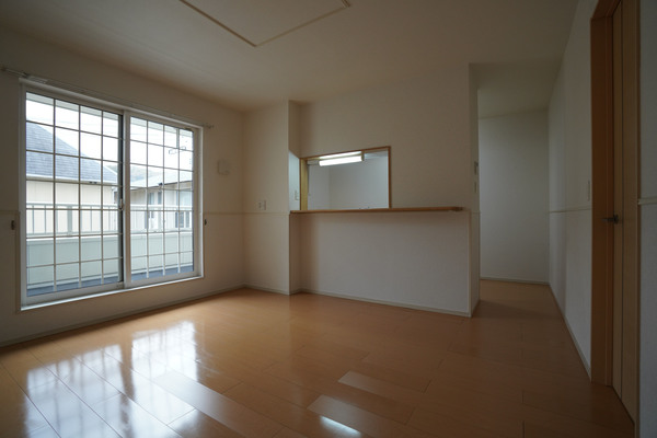 居室・リビング　同じ建物の別のお部屋