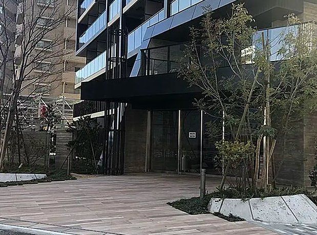 建物外観　エントランス