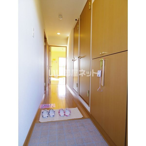 林マンションFの玄関写真
