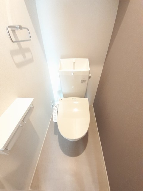 菊池市 2階建 築5年のトイレ写真