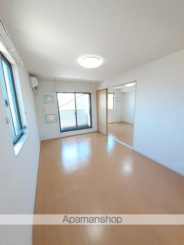 プリムローズNの居間写真