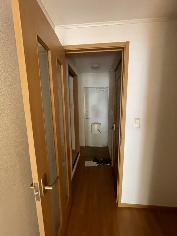 居室・リビング　イメージとして同建物他部屋を表示しています