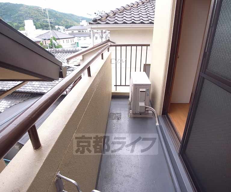 バルコニー　開放感のある東向きバルコニー