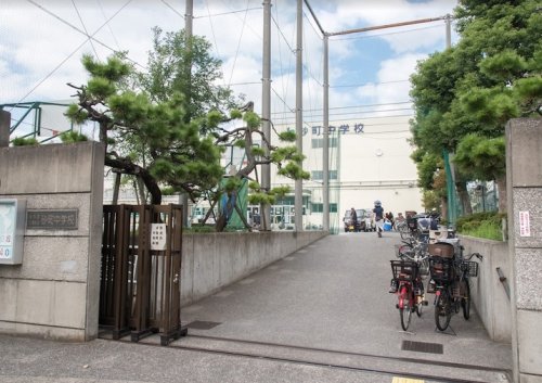 中学校　江東区立砂町中学校（中学校）まで508m