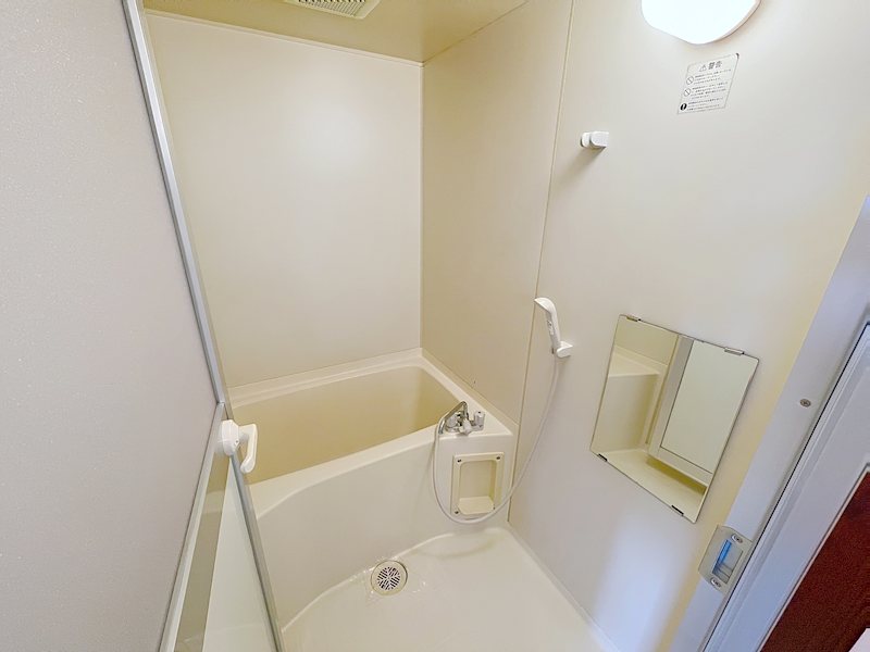バス・シャワールーム　※別部屋の写真です