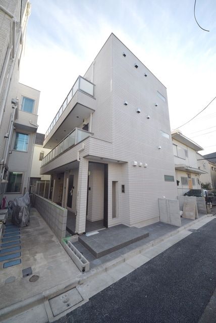 エントランス　★ドア建設中★
