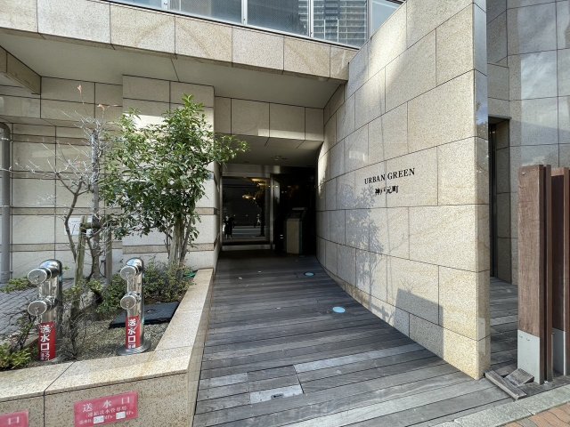エントランス　清潔なエントランスです