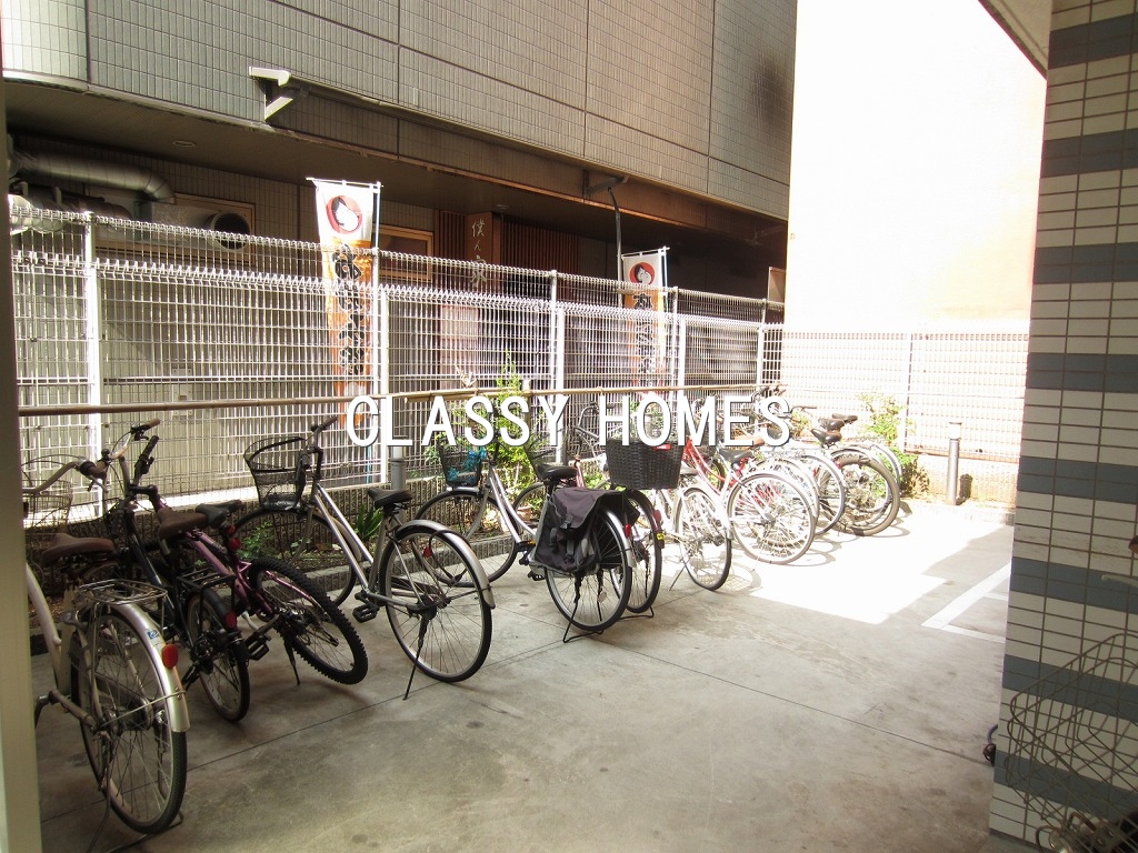 その他共有部分　2006年竣工　ガリシア浜松町：駐輪場