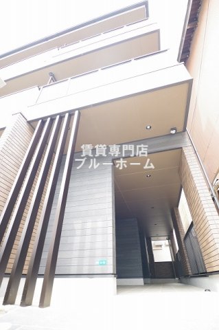 建物外観　木造3階建ての綺麗な物件！