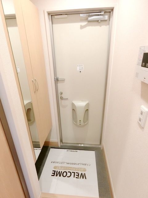 BLESS昭島の玄関写真