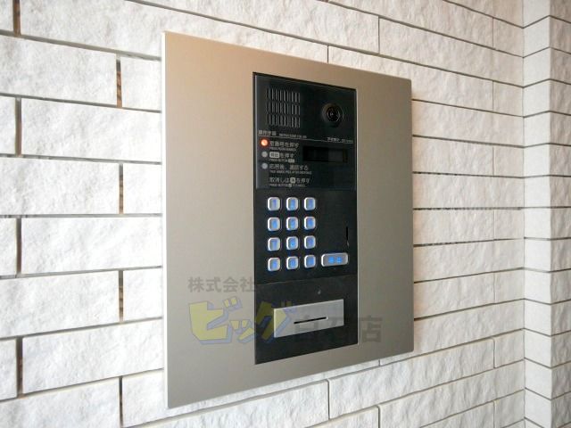 エントランス　人気のオートロック付きマンションです♪